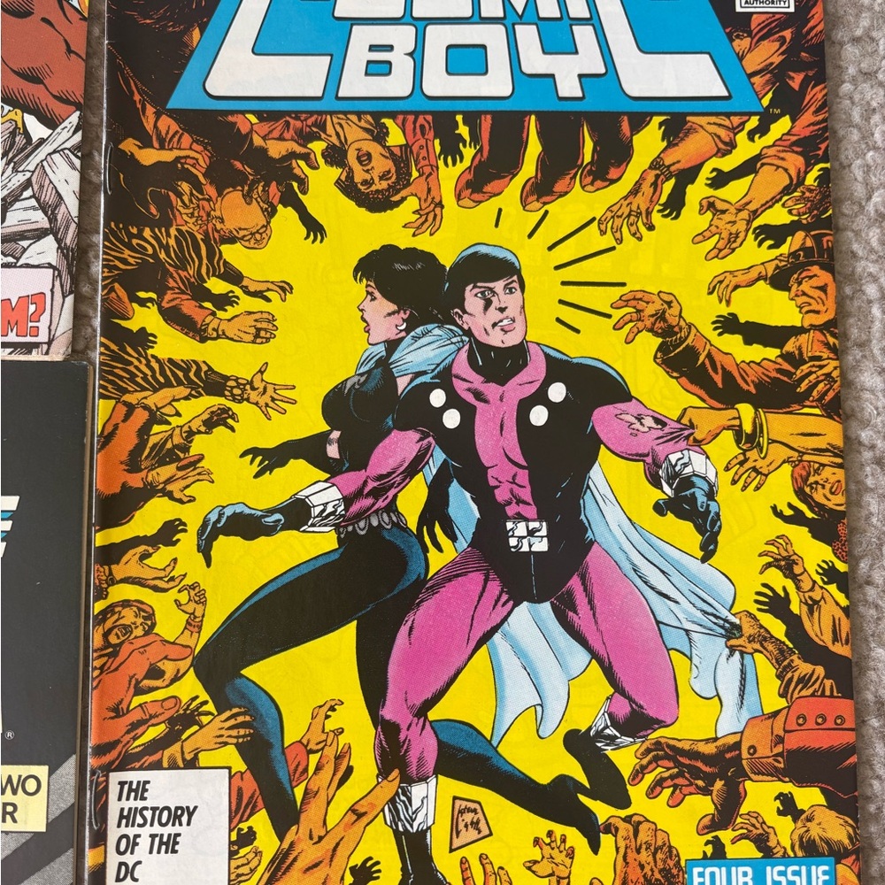 DC Comics Colorful Comic Book Set - Picture 7 of 10